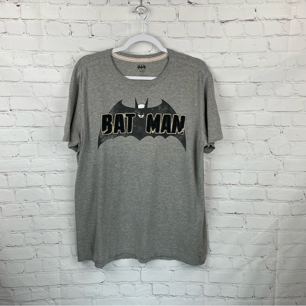 Batman Super Hero Gray Graphic Tee Shirt w/Raised Varsity Lettering Size Large